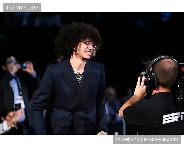 安东尼布莱克股四头肌问题赛前决定 魔术后场组织面临变数